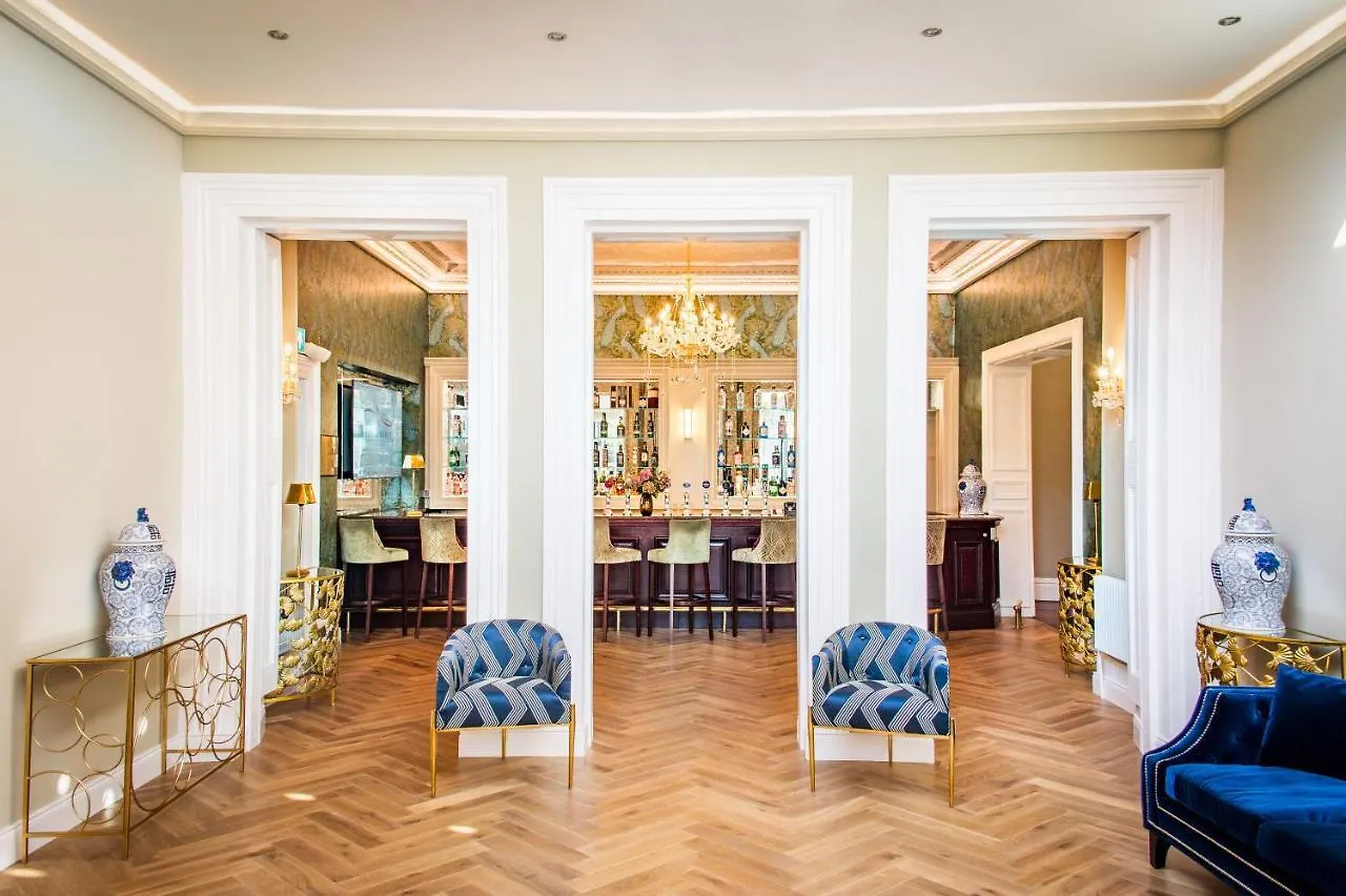 Cork'S Vienna Woods Hotel & Villas 4*, Cork