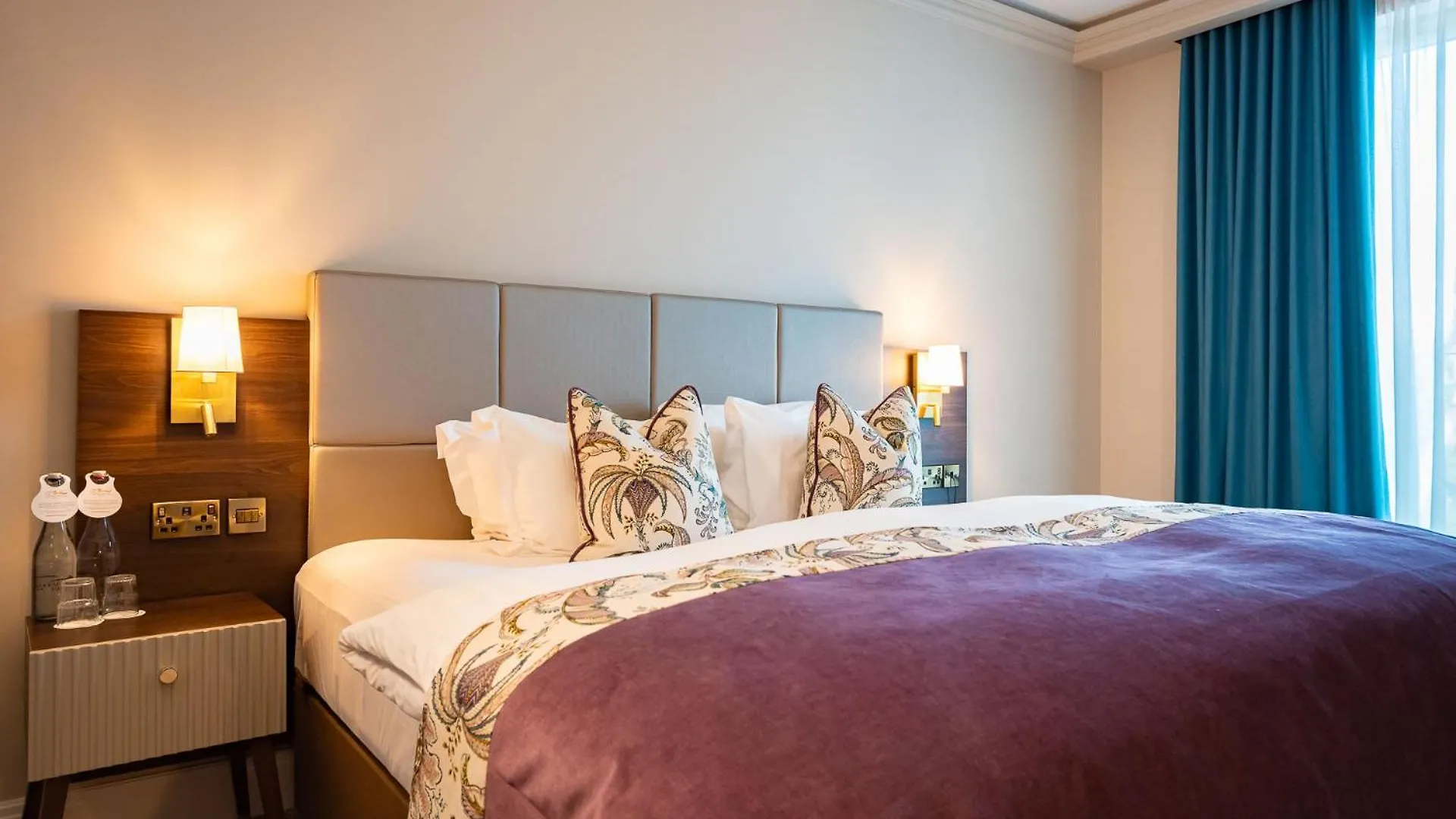 Cork'S Vienna Woods Hotel & Villas Ирландия