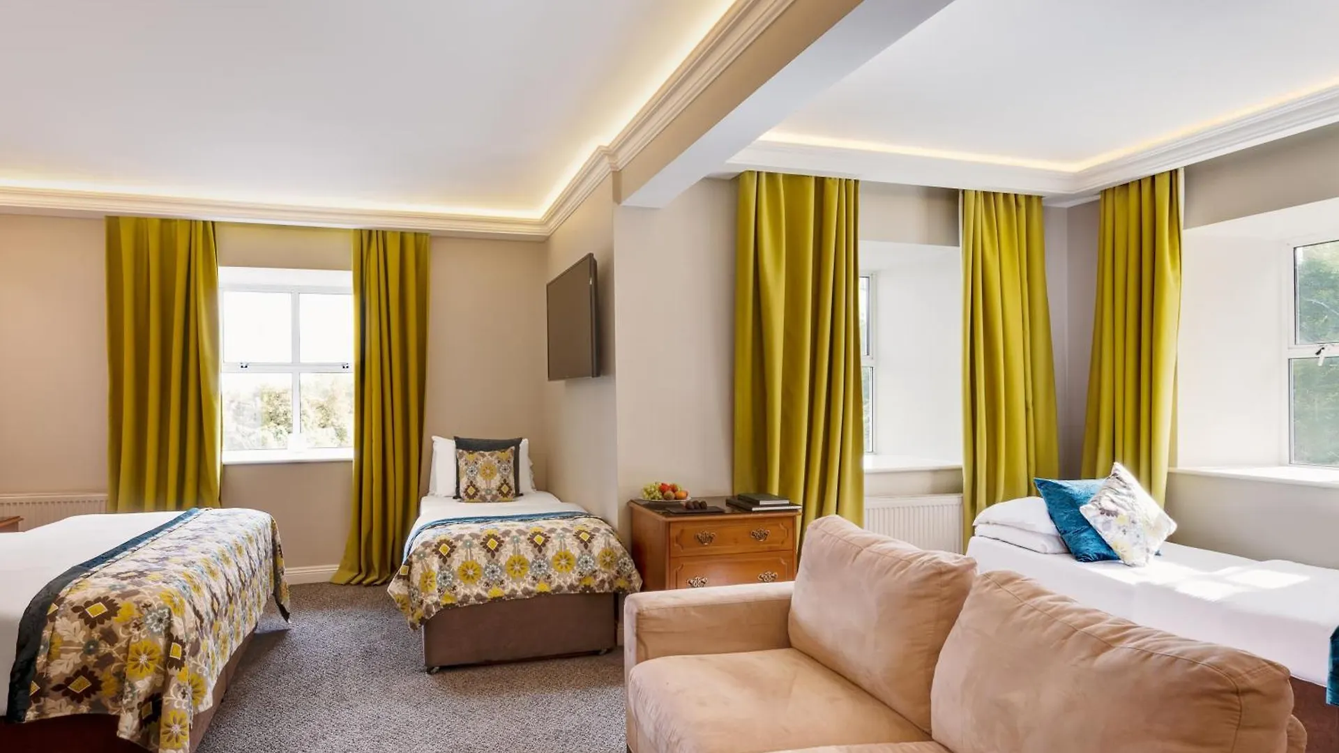 Cork'S Vienna Woods Hotel & Villas  Cork