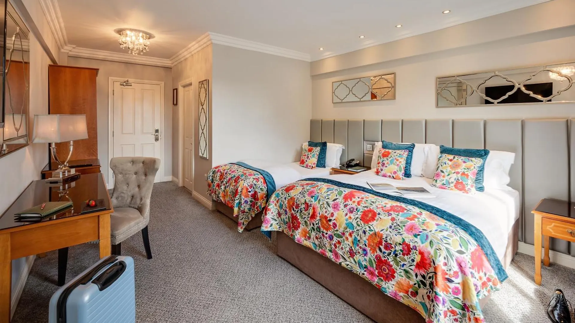 Cork'S Vienna Woods Hotel & Villas
