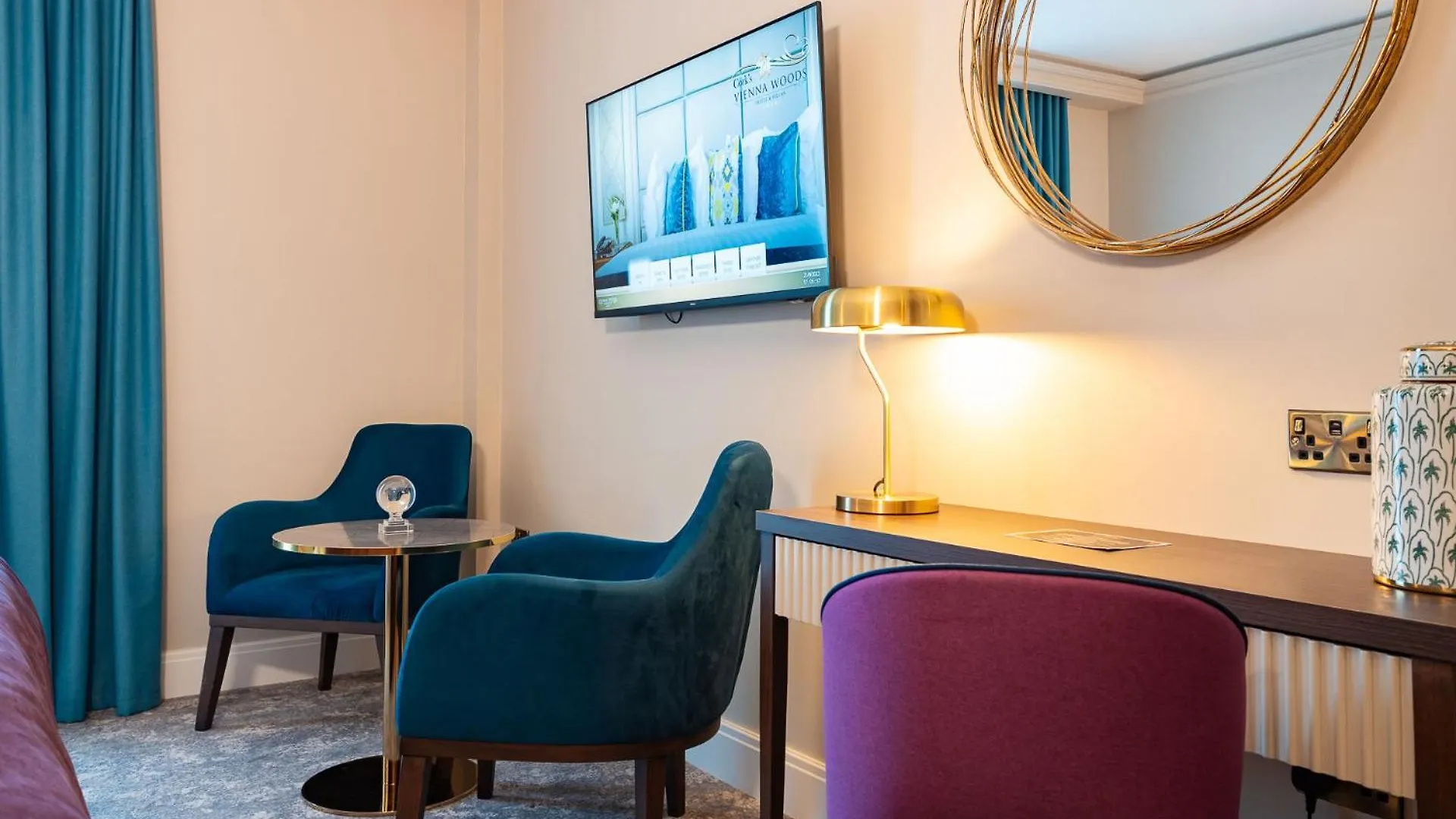 Cork'S Vienna Woods Hotel & Villas  Cork